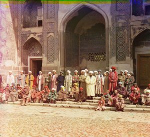 On the steps of the mosque at Samarkand, 1905-1915